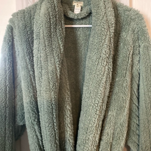 World Market Soft Robe - Picture 1 of 5